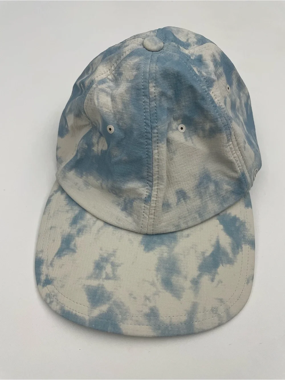 lululemon light blue washed cap with white interior